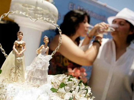 Brasile: mega cerimonia con 100 coppie gay - cerimonia massa brasilef1 - Gay.it Archivio