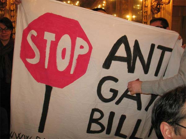 "La legge ammazza gay mina l'economia ugandese" - certi dirittI ugandaF3 - Gay.it Archivio