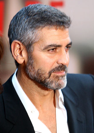 Clooney: "Non me ne frega se la gente dice che sono gay" - clooneyoutingF1 - Gay.it Archivio