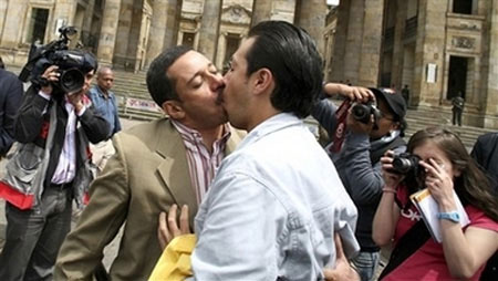 Colombia: Corte Costituzionale si astiene su matrimonio gay - colombiagayF1 - Gay.it Archivio