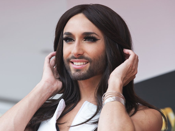 Conchita Wurst a Sanremo 2015. Perché si esibisce così tardi? - conchita putin - Gay.it Archivio