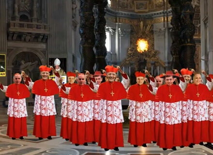 Il Kiki-Conclave e i cardinali - conclavekikiBASE - Gay.it Archivio
