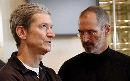 Tim Cook, il gay più potente di Silicon Valley, guida Apple - cookF1 - Gay.it Archivio