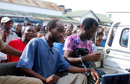 Si separa la coppia gay del Malawi: Steven sposerà una donna - coppia malawi separataF1 - Gay.it Archivio