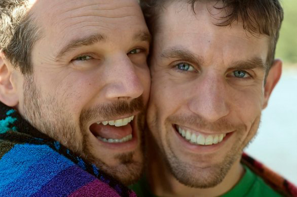 Le coppie gay più soggette a patologie: colpa delle discriminazioni - coppiagaymutuoF1 - Gay.it Archivio