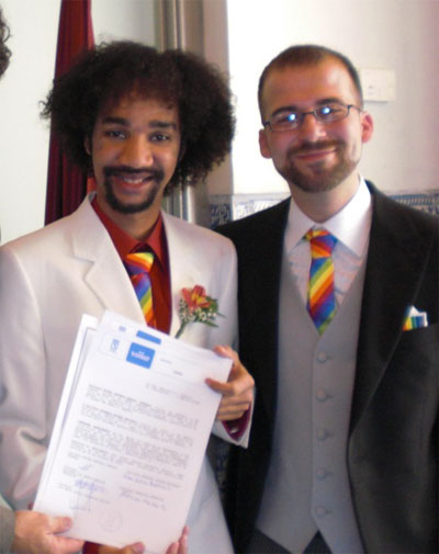 Italiani sposi in Spagna chiedono riconoscimento all'Italia - coppiagayspagnaF2 - Gay.it Archivio