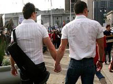 I gay immigrati sposati con americani chiedono la Green Card - coppiastrasburgoBASE 1 - Gay.it Archivio
