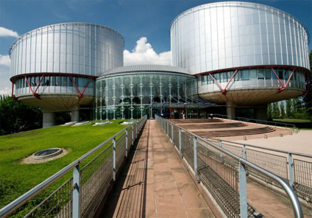 La Corte dei diritti umani affronta i matrimoni gay - coppiastrasburgoF1 - Gay.it Archivio