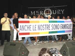 Polemiche: Famiglie anagrafiche e vincoli affettivi - coppie gay e famiglie - Gay.it Archivio