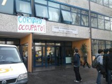 Il prof diventa gay sul social network e lui li denuncia - cornaroBASE - Gay.it Archivio