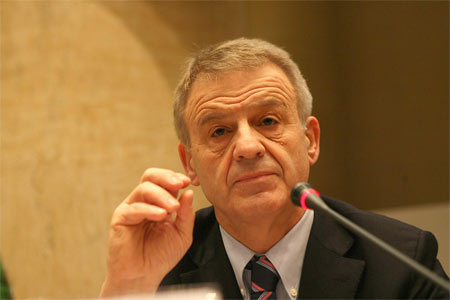 Fornero: "Non possiamo ignorare le coppie e le famiglie gay" - corrado clini - Gay.it Archivio