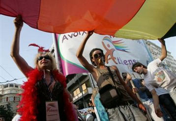 Strasburgo alla Grecia: "Estendete le unioni civili ai gay" - corte europea grecia1 - Gay.it Archivio