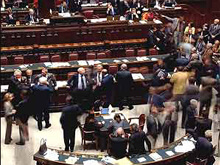 Ostruzionismo antigay in Parlamento - cusostruzioneBASE - Gay.it Archivio