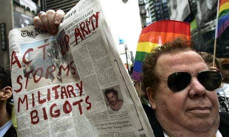 Giudice fedarale impone: "Fermate il Don't ask Don't Tell" - dadt bloccatoF2 - Gay.it Archivio