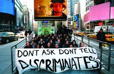 Finalmente abrogato il "Don't ask don't tell" - dadtabolitoF3 - Gay.it Archivio