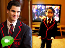 Il piccolo Warbler che imita Darren Criss in Glee - darrenimitazioneBASE - Gay.it Archivio