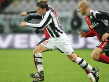 La maglia di Alex del Piero all'asta per finanziare la Lila - delpieroBASE - Gay.it Archivio