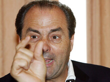 Di Pietro: "Se fossi omosessuale o ebreo sarei preoccupato" - dipietro BASE - Gay.it Archivio