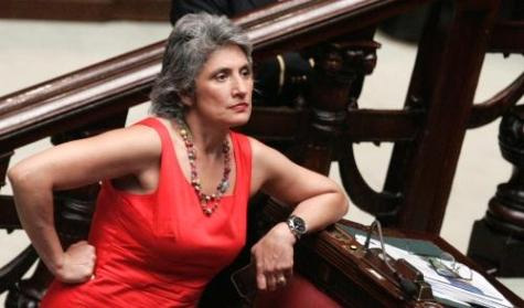Di Pietro: "Pd e Pdl come due maschi a letto", poi si scusa - dipietro omofoboF4 - Gay.it Archivio