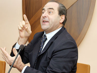 Di Pietro attacca il Papa: Gesù vorrebbe le coppie di fatto - dipietrogesuF1 - Gay.it Archivio