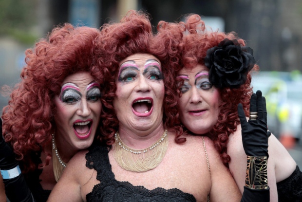 Free pride Glasgow: le drag queen sono (di nuovo) le benvenute - draggfpok - Gay.it Archivio
