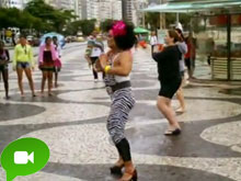 La Drag di Copacabana e il Flash Mob dedicato alle divine - dragrioBASE - Gay.it Archivio