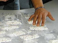 Assume la "droga del cannibale" e tenta di sbranare la ex - droga cannibaleBASE - Gay.it Archivio
