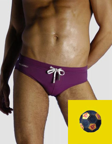 LA MODAMARE 2006 NEL PALLONE - dsquaredOK - Gay.it Archivio