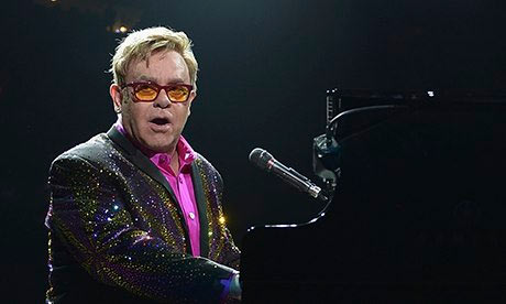Elton John inveisce contro Putin durante il concerto di Mosca - elton john mosca2 - Gay.it Archivio