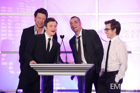 "Modern Family" batte "Glee" e vince agli Emmy Awards - emmy2010F2 - Gay.it Archivio