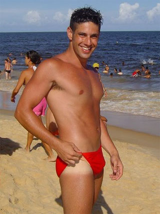 Più caldo, meno vestiti - estatenudiF1 - Gay.it Archivio