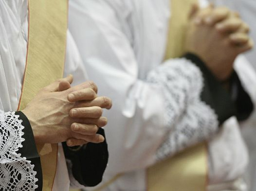 E' gay e il prete gli nega l'estrema unzione - estrema unzione1 - Gay.it Archivio