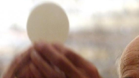 E' gay e il prete gli nega l'estrema unzione - estrema unzione2 - Gay.it Archivio