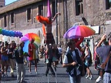ASPETTANDO IL PRIDE: DIBATTITI, POESIA, TEATRO E MOLTO ALTRO - eventi BASE - Gay.it Archivio