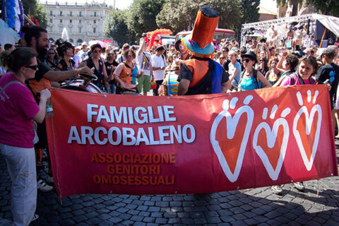 Anche le Famiglie Arcobaleno sono felici e ballano "Happy" VIDEO - famigie arcobaleno happy BS - Gay.it Archivio