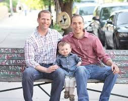 Kent e Diego Love-Ramirez con il piccolo Lucas
