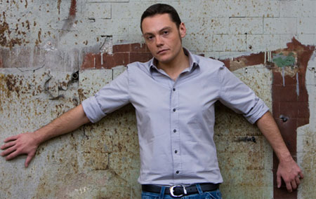 Il coraggio d'acciaio di Tiziano Ferro - ferro outF1 - Gay.it Archivio