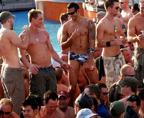 Mamma mia: troppi gay a quella festa gay - festagayF2 - Gay.it Archivio