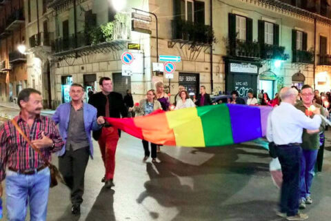 Attivista gay muore durante la fiaccolata contro l'omofobia - fiaccolata palermo dippoliti 1 - Gay.it Archivio
