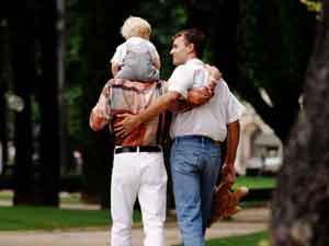 La Corte Europea potrebbe dire sì alle adozioni gay - figlio daigay - Gay.it Archivio