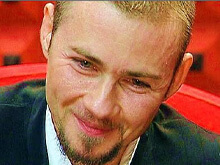 Gabriele esce dalla casa. La madre: "Distruggi chi ti ama" - gabrieleesceBASE - Gay.it Archivio