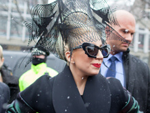 Niente Lady Gaga a Giacarta: "Inneggia all'omosessualità" - gaga foundationBASE - Gay.it Archivio