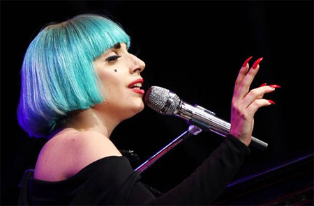 Lady Gaga a Sanremo? Solo se ospite in una villa palladiana - gaga sanremoF1 - Gay.it Archivio