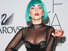Lady Gaga suonerà "Born This Way". Minacce della "Fiamma" - gagarelazioneBASE - Gay.it Archivio