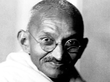 Gandhi bisex, lasciò la moglie per un culturista - Gay.it Archivio