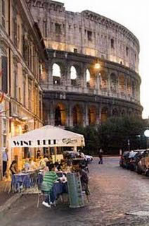 Lanciati due ordigni nella gay street di Roma. Un ferito - gaystreetbombeF1 - Gay.it Archivio