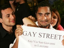 La Gay Street romana diventa verde per difendere Vahid - gaystreetroma verdeBASE - Gay.it Archivio