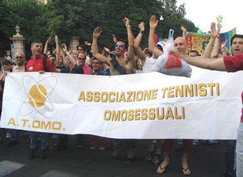 SE LA PAROLA GAY NON PIACE AL COMUNE - gaytennisF4 - Gay.it Archivio