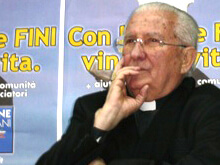 Don Gelmini: spuntano minorenni stranieri nell'inchiesta - gelminiminorenniBASE 1 - Gay.it Archivio