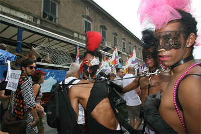 Genova: in città è Gay Pride. Malore nel corteo - geprideokF3 - Gay.it Archivio